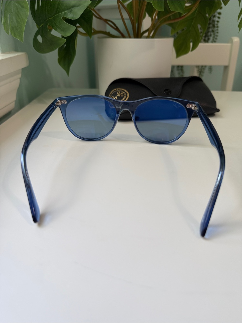 Ray-Ban Men’s/Women’s Blue Transparent Frame Sunglasses - Picture 4 of 8